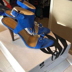 Nine West T Strap blue heels